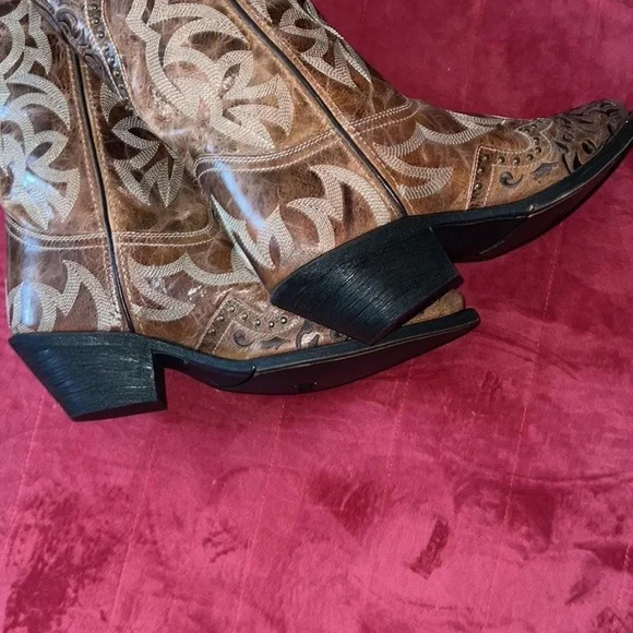 LAREDO WOMEN’S BRAYLNN LEATHER WESTERN PERFORMANCE STUDDED BOOTS -SNIP TOE. SZ 9 - Picture 10 of 11